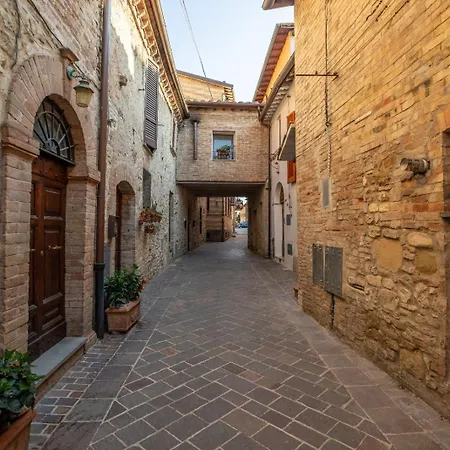 شقة Apartamento Stanza Di Luce Nel Centro Storico Vicino Ad Assisi *