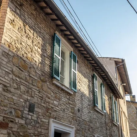 Apartment Apartamento Stanza Di Luce Nel Centro Storico Vicino Ad Assisi