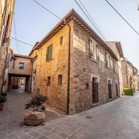 Apartamento Stanza Di Luce Nel Centro Storico Vicino Ad Assisi *